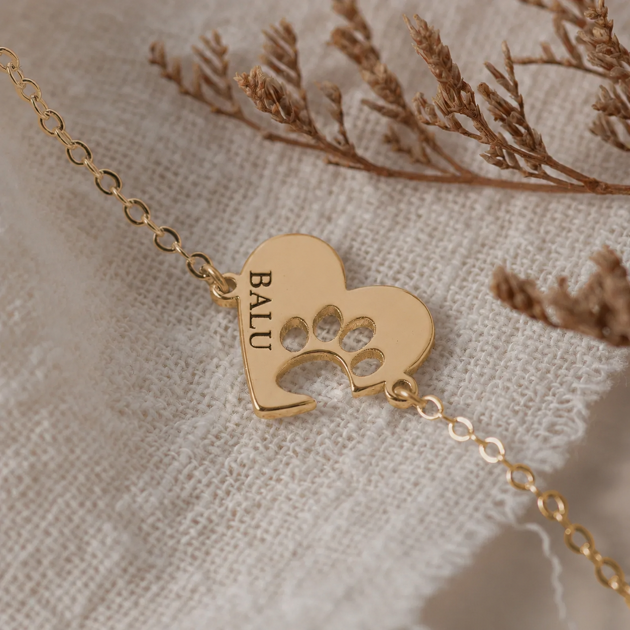 Zwei-Herzen Armband – Wunschname & Pfote – Produktbild 4